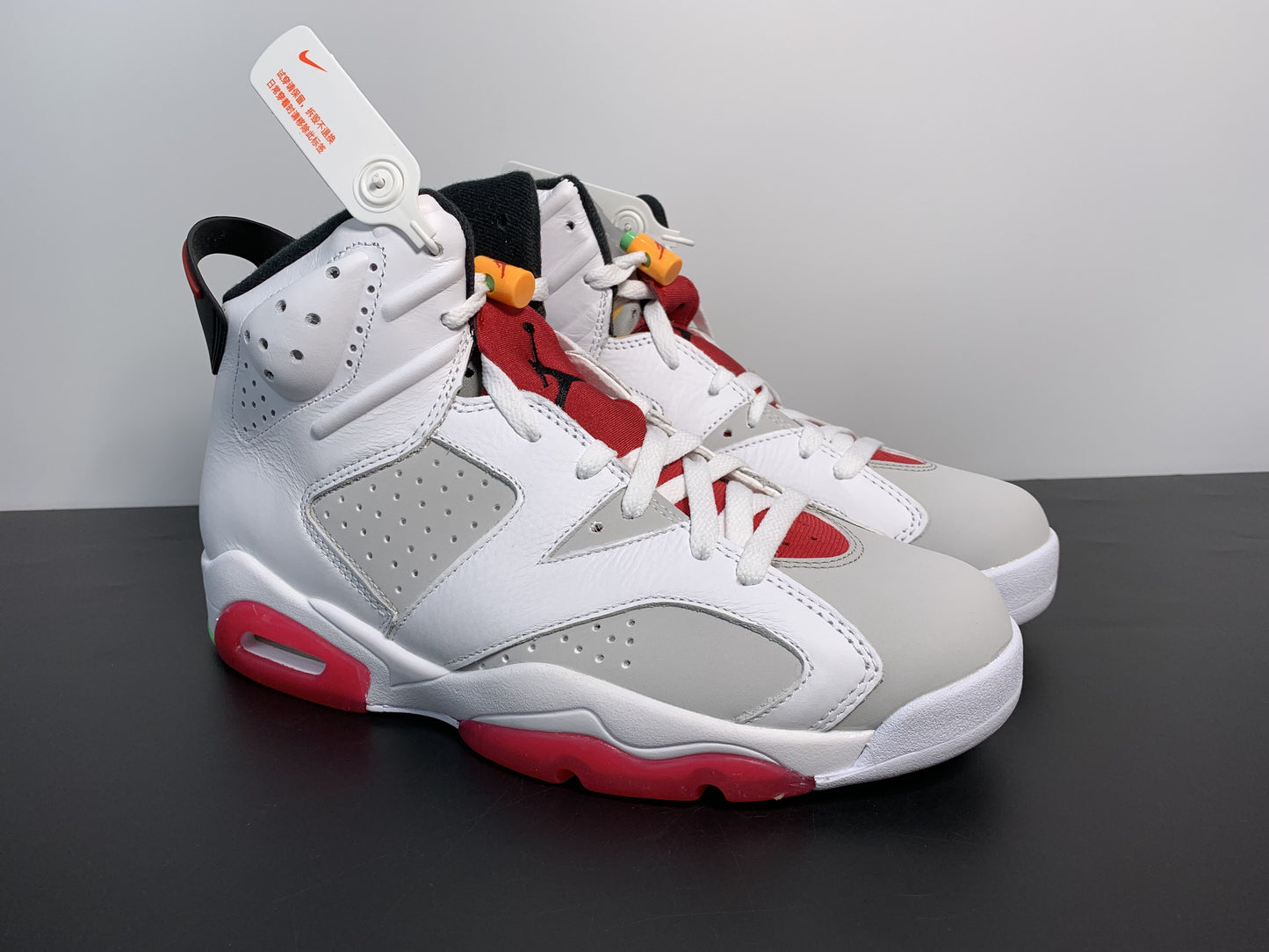 Air Jordan 6 "Bugs Bunny"
